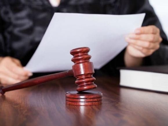 kiện bạn trai, kêt hôn, ly hôn, yêu 8 năm không cầu hôn