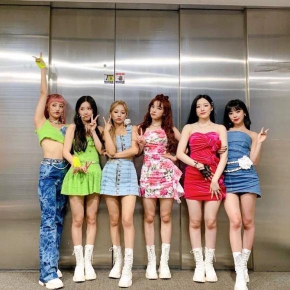 ,xu hướng thời trang sao,Thời trang sao Kpop,Thời trang Sao Châu Á, sao kpop gặp sư số trang phục