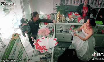 cô dâu có tâm với nghề, cô dâu bán thuốc, đám cưới