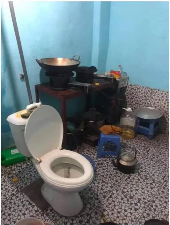  toilet giữa bếp, thiết kế nhà, thanh niên