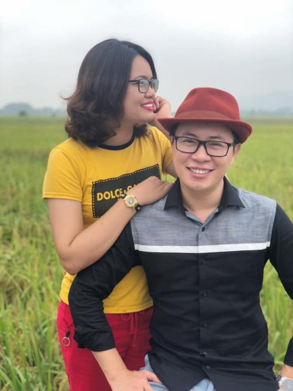 Thông tin về vợ MC Lê Anh: Học trò cũ của chồng, là giảng viên Cao đẳng chuyên ngành du lịch