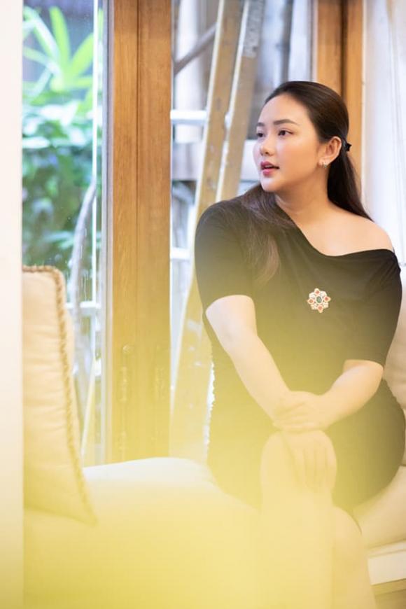 Phan Như Thảo: 'Chồng tôi thích vợ đẹp và vấn đề là anh ấy vẫn thấy tôi đẹp'