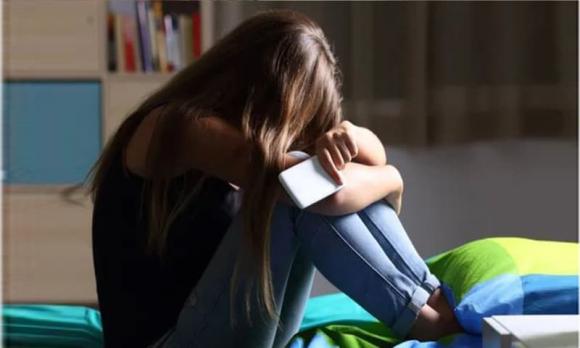 Cô gái 17 tuổi bị 38 người đàn ông hiếp dâm, lạm dụng tình dục, hiếp dâm tập thể