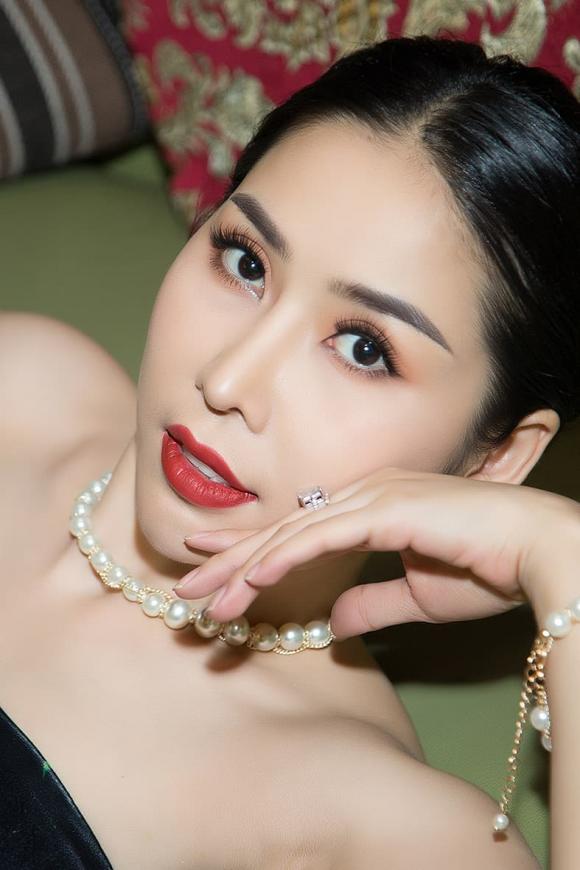 Á khôi Trịnh Thanh Hồng, Ảnh sao việt