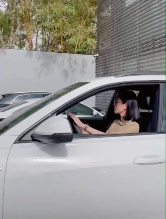 lệ quyên, sao việt, xế hộp, siêu xe