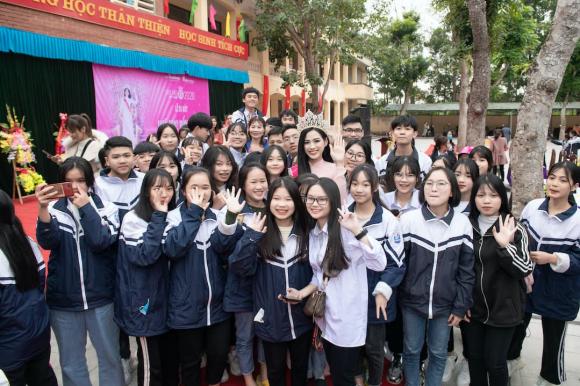 Đỗ Hà, quỹ học bổng, hoa hậu, sao Việt