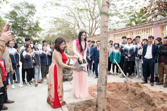 Đỗ Hà, quỹ học bổng, hoa hậu, sao Việt