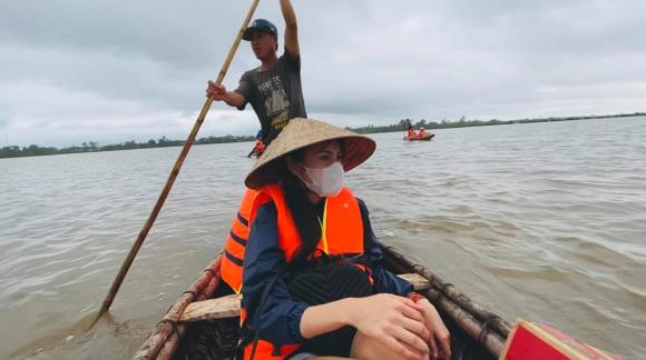 Thủy Tiên, nữ ca sĩ, Công Vinh, thiện nguyện, 