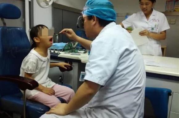 Bố xét nghiệm ADN con gái vì càng lớn càng xấu, Bố xét nghiệm ADN con gái vì nghi vợ ngoài tình, ngoại tình