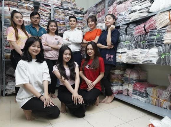 Doanh nhân Nguyễn Đình Đào, Shop Nguyễn Đình Đào TTS1 Quần Áo Nữ
