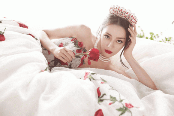 Địch Lệ Nhiệt Ba, Địch Lệ Nhiệt Ba được đại gia cầu hôn, sao hoa ngữ, bạn trai của Địch Lệ Nhiệt Ba