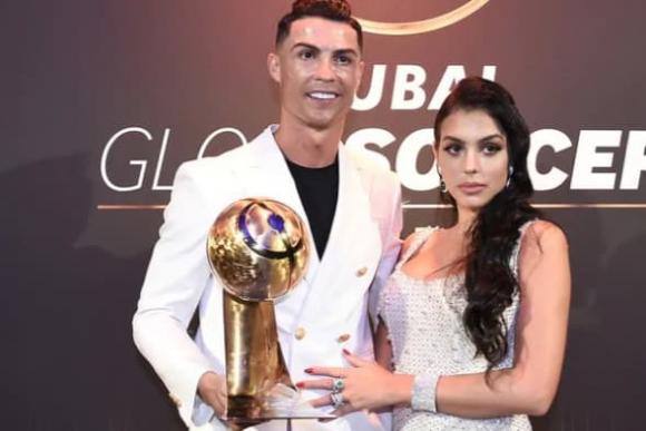 Cristiano Ronaldo, Cristiano Ronaldo và bạn gái, trang sức kim cương của Cristiano Ronaldo