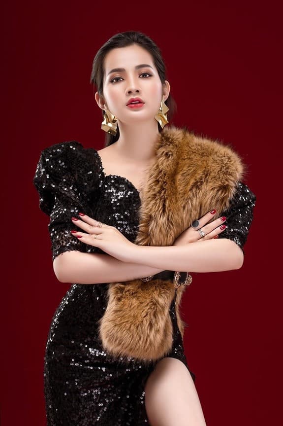 Mỹ phẩm Huyền Phi, Đêm tiệc Nữ Vương, Sơn Linh