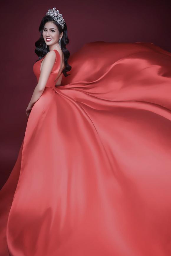 a-quan-hoang-yen-191 (1)_resize.jpg 1 Á quân Người đẹp công sở 2018, Á quân Hoàng Yến