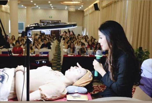 Hani Hiếu Hạnh, nối mi