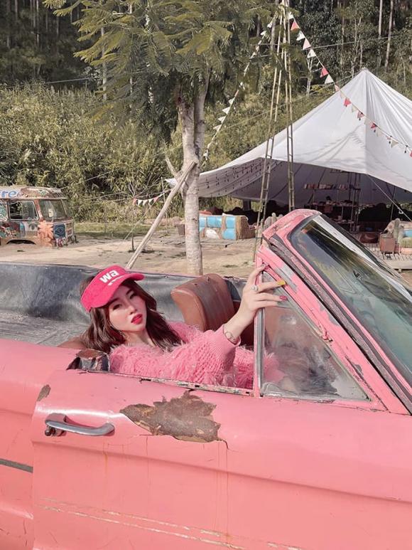 lai-thuy-yen-nhi-1-ngoisaovn-w700-h933 8 Cô chủ lại thụy yến nhi,NhiJudy Store,shop quần áo yến nhi