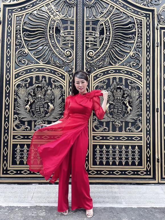 lai-thuy-yen-nhi-7-ngoisaovn-w700-h933 2 Cô chủ lại thụy yến nhi,NhiJudy Store,shop quần áo yến nhi