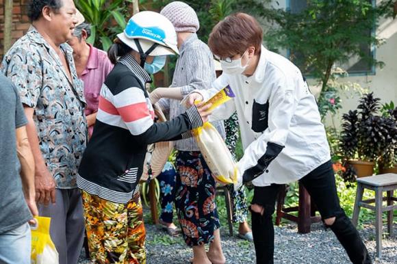 ca sĩ Hồ Ngọc Hà, sao Việt
