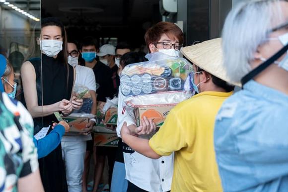 ca sĩ Hồ Ngọc Hà, sao Việt