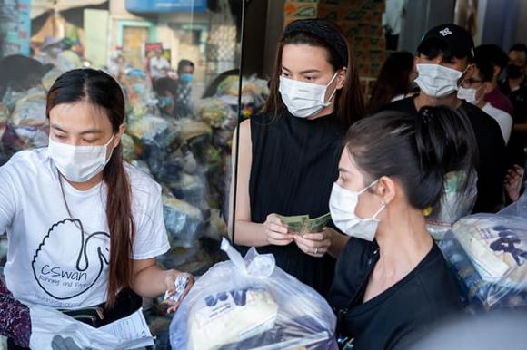 ca sĩ Hồ Ngọc Hà, sao Việt