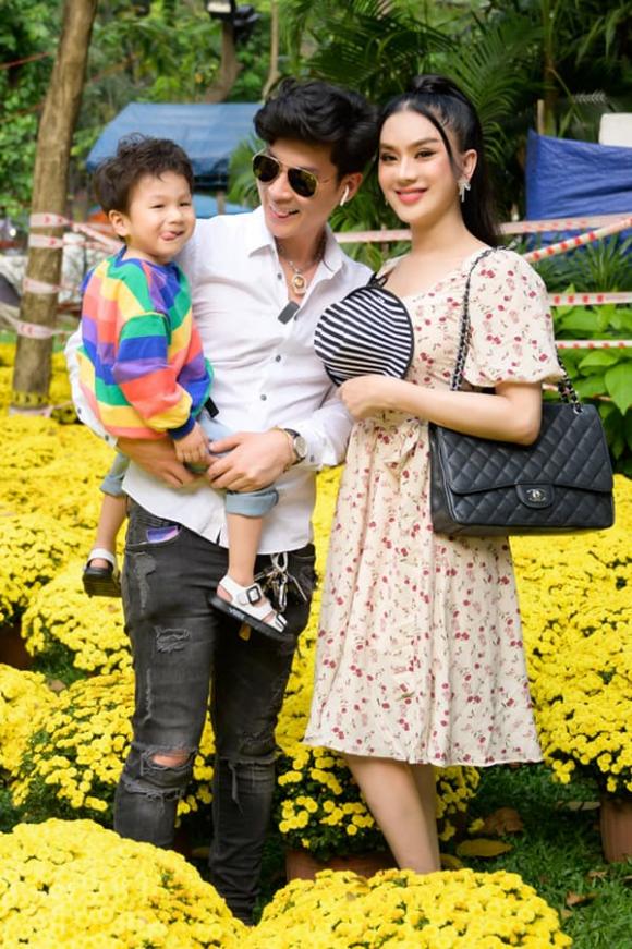 ca sĩ Lâm Khánh Chi, sao Việt