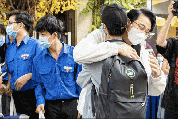 pepsi-mang-tet-ve-nha-72 (1).png 0 Pepsi, mang Tết về nhà, Wowy, Karik, Lăng LD