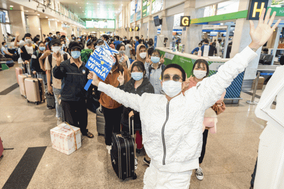 pepsi-mang-tet-ve-nha-72 (1).png 0 Pepsi, mang Tết về nhà, Wowy, Karik, Lăng LD