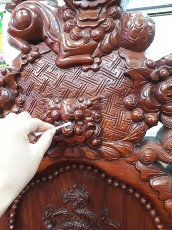 lau bàn ghế, lau bàn ghế gỗ, thanh niên  