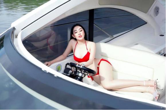 Hoa hậu Huỳnh Thúy Anh, sao việt