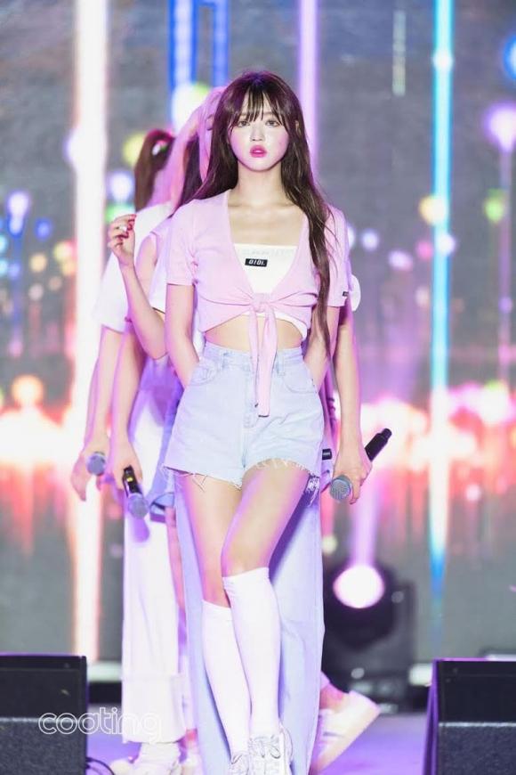 Lisa, Jang Wonyoung, sao hàn