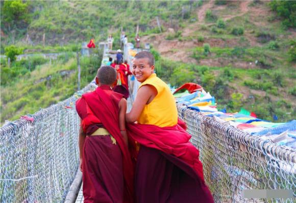 Bhutan, lưu gia linh, lương triều vỹ, sao trung quốc