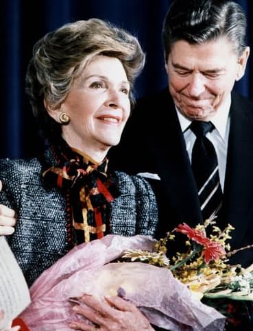 Nancy Davis Reagan, vợ tổng thống, phu nhân của tổng thống Mỹ