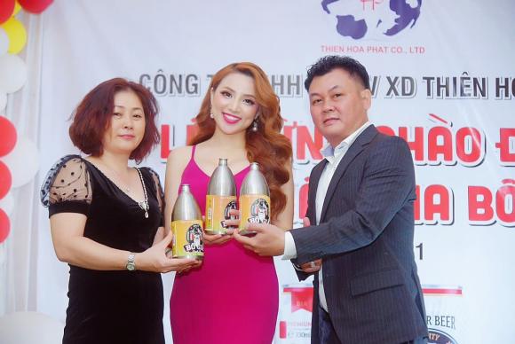 jenny-tuyen-113 (1).jpg 0 Jenny Tuyến, sao việt