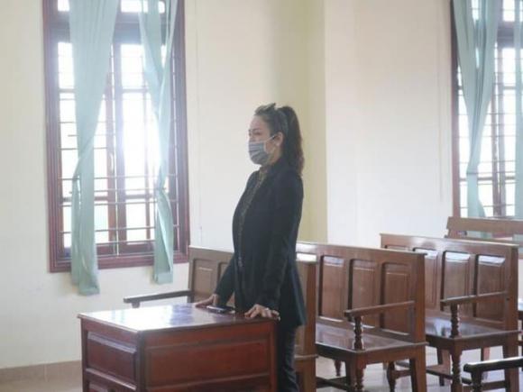 Nhật Kim Anh có mặt ở tòa vào ngày 15/3 để nhận quyết định được quyền nuôi con.