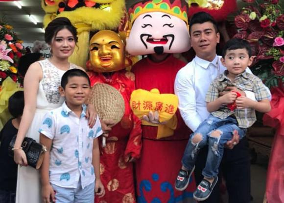 Thần tượng ca nhạc, Vbiz, Trương Đan Huy, sao Việt, về đâu, nhạc thị trường, ca sĩ làm kinh doanh, đại gia Trương Đan Huy,