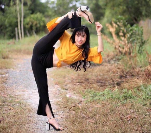 Châu Tuyết Vân, taekwondo, hot girl làng võ, xoạc chân