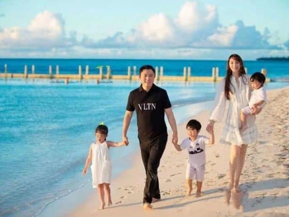 ngô bội từ, kỷ hiểu ba, hào môn