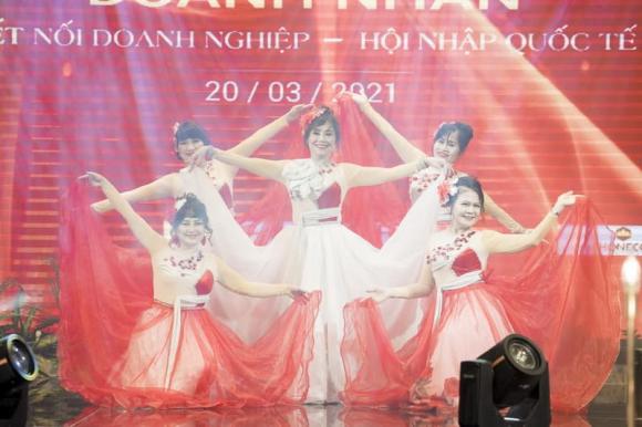 da-tiec-doanh-nhan-263 (21).jpg 0 Dạ tiệc Doanh nhân, Câu lạc bộ Nữ Doanh nhân Việt Nam - ASEAN