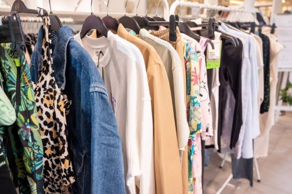 h-m-24 (1).jpg 0 H&M, Chiến dịch Let’s Reuse