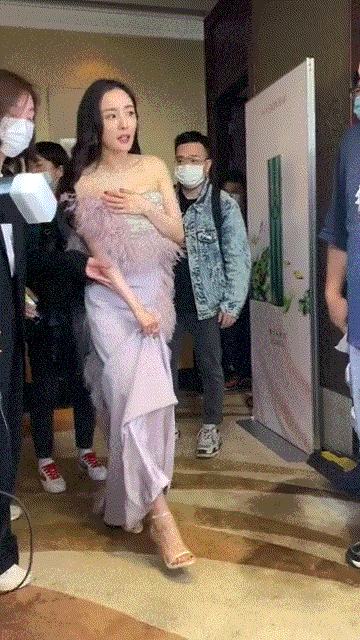 mich7.gif 0 dương mịch, vòng 1 khủng, hớ hênh, sao hoa ngữ