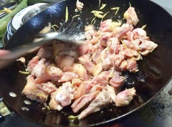 thịt gà rang lá chanh, cách làm thịt gà rang lá chanh, món ngon 