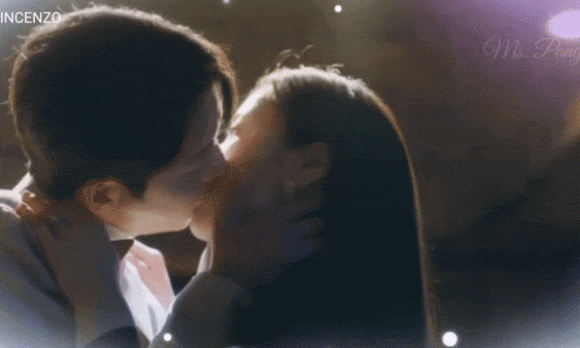 song joong ki, cảnh hôn, phim hàn 