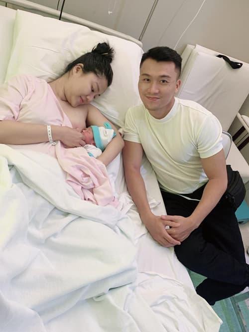Xuân Phúc, vợ Xuân Phúc sinh con, sao việt 