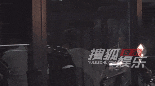 Triệu Vy, Triệu Vy say rượu, Triệu Vy hút thuốc, sao Hoa ngữ