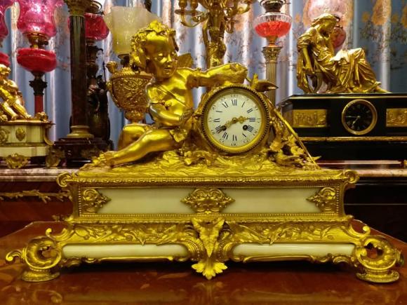 Doanh nhân Dũng Trường, Đồ cổ