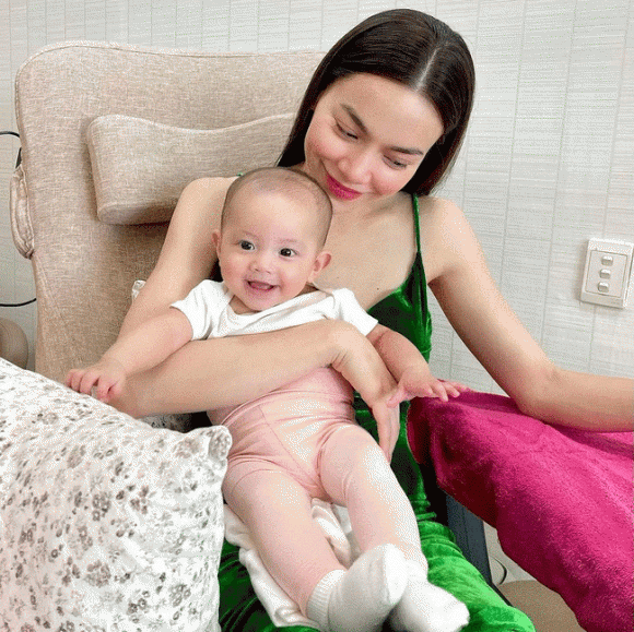 hh1-ngoisaovn-w650-h649 0 Hồ Ngọc Hà, Kim Lý, Nữ ca sĩ, Lisa, Sinh đôi