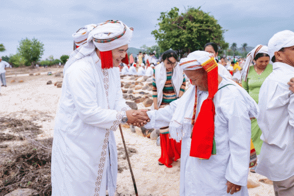 Ca sĩ Lê Quốc Kháng, sao việt