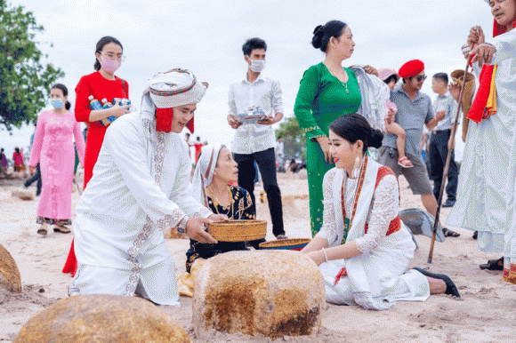 Ca sĩ Lê Quốc Kháng, sao việt