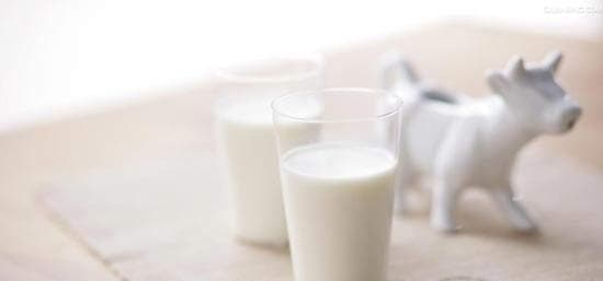 sữa, thực phẩm kị nhau