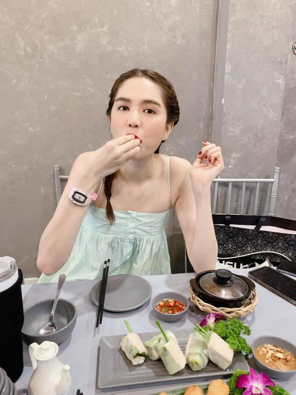 Ngọc Trinh, vòng một Ngọc Trinh, sao việt 